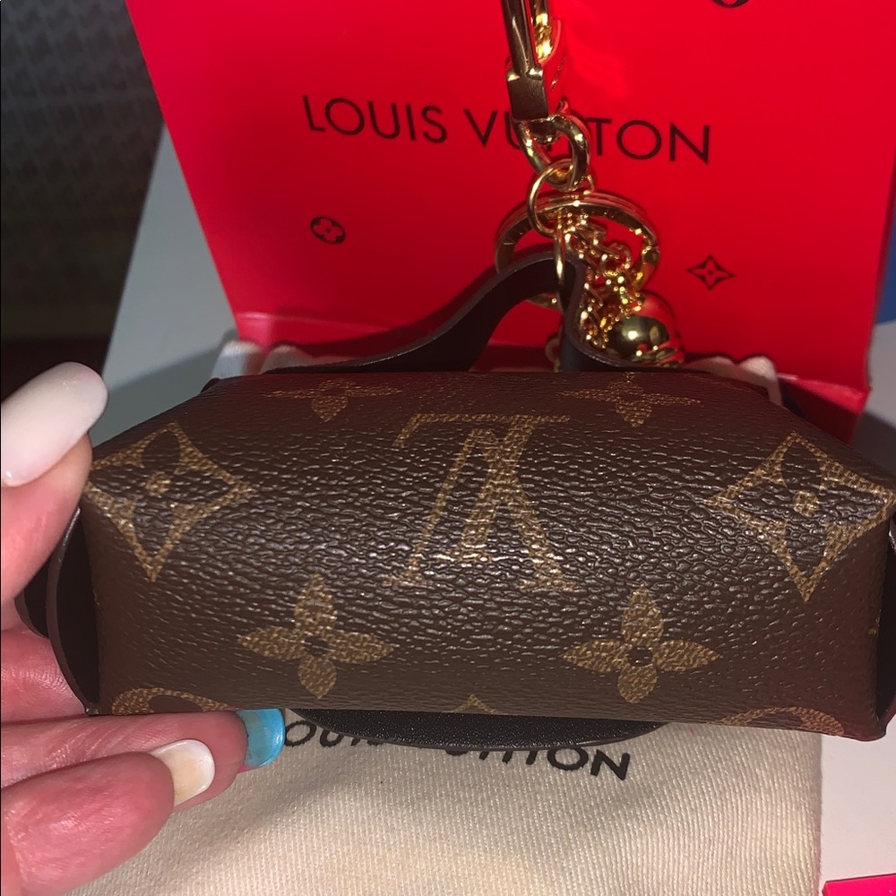 Monogram fashion inspired Mini pouch bag charm keychain - Picture 4 of 8